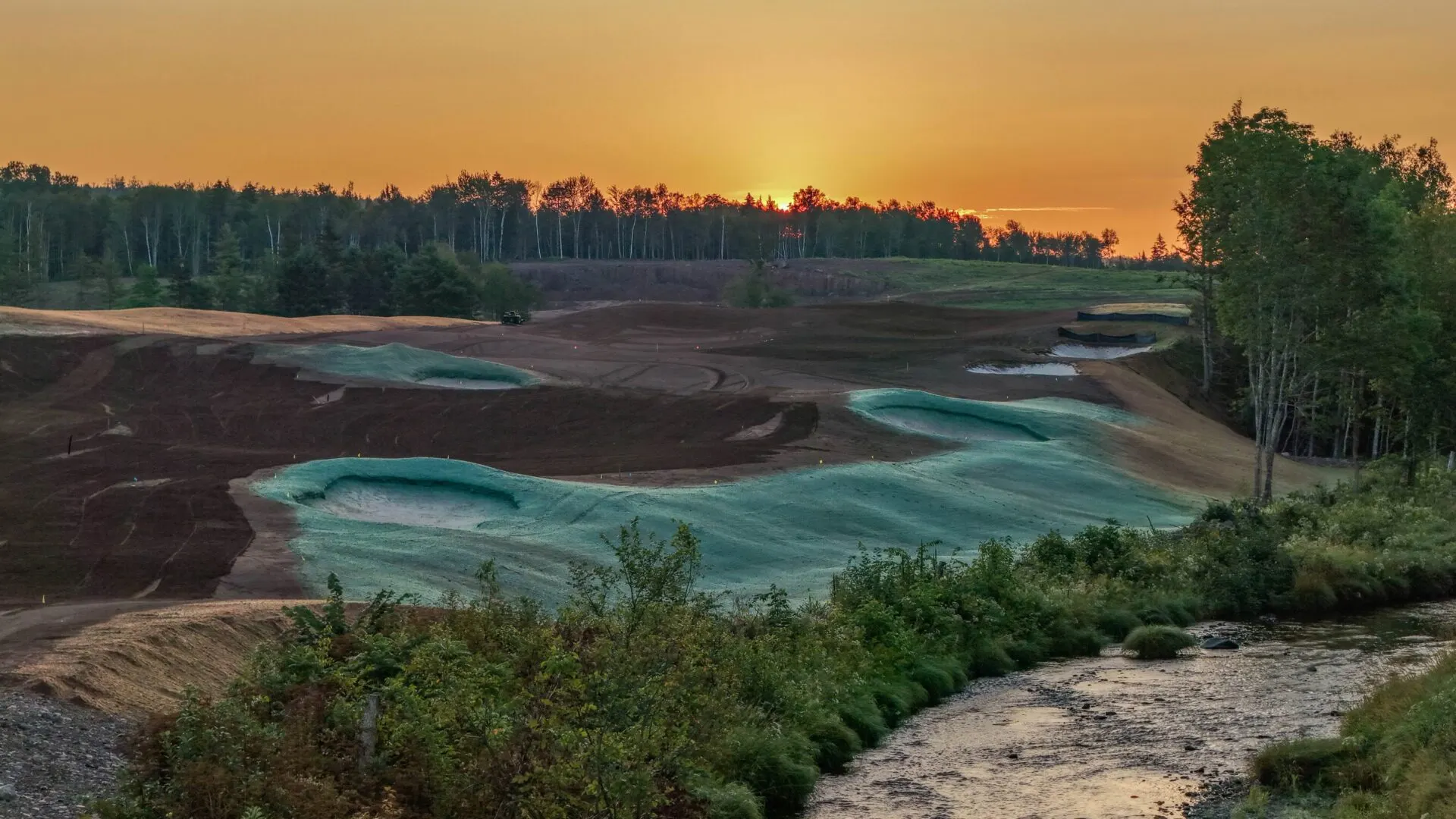 Hole 14 3840 1920x1080
